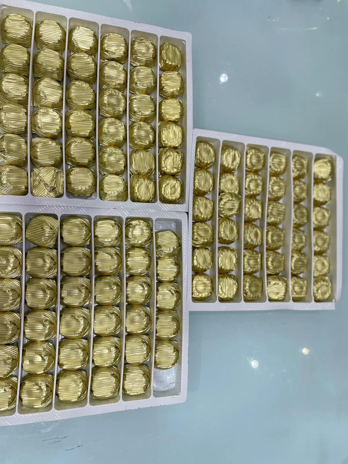 Gold Sargılı Fıstıklı Çikolata - Görsel 2